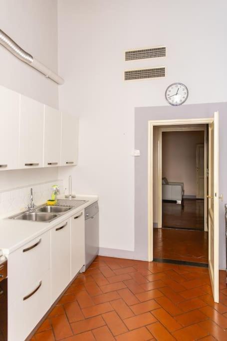 Elegant Apartment Near Piazza Della Signoria Florença Exterior foto